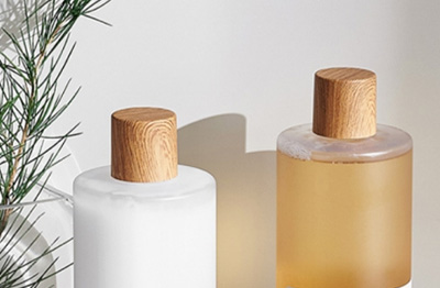 Được thành lập vào năm 2005, có 13000 mét vuông nhà xưởng tiêu chuẩn, là tập hợp nghiên cứu và phát triển, sản xuất và bán hàng tại một trong những doanh nghiệp sản xuất vật liệu đóng gói mỹ phẩm.