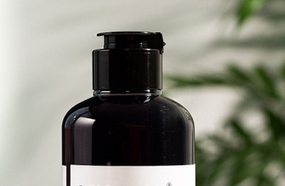 Được thành lập vào năm 2005, có 13000 mét vuông nhà xưởng tiêu chuẩn, là tập hợp nghiên cứu và phát triển, sản xuất và bán hàng tại một trong những doanh nghiệp sản xuất vật liệu đóng gói mỹ phẩm.